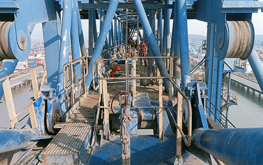 Expert Port Crane Maintenance Services in the UAE