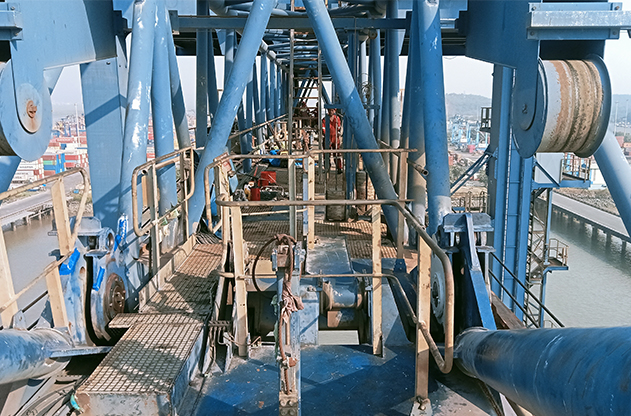 Expert Port Crane Maintenance Services in the UAE
