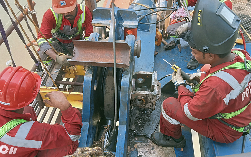 Port Crane Repair Services for Heavy Equipment