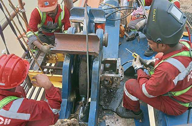 Port Crane Repair Services for Heavy Equipment